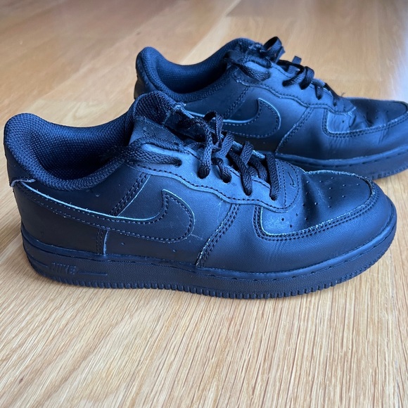 Nike Air Force Ones Solid Black - Picture 3 of 7